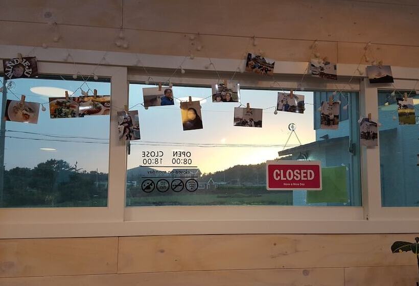 בית מלון כפרי Wind Jeju Cafe & Pension