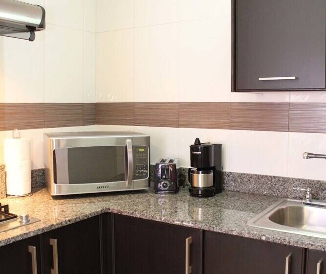 Aparthotel Sevilla Suites