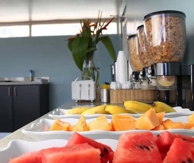 Aparthotel Sevilla Suites