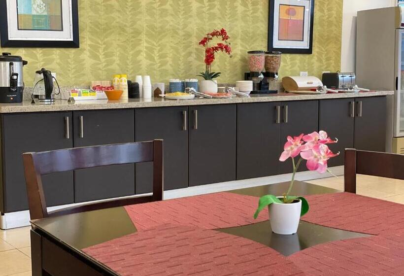 Aparthotel Sevilla Suites