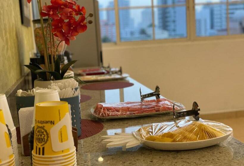 Aparthotel Sevilla Suites