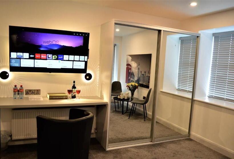 Bella Vista Hotel & Self Catering Suites