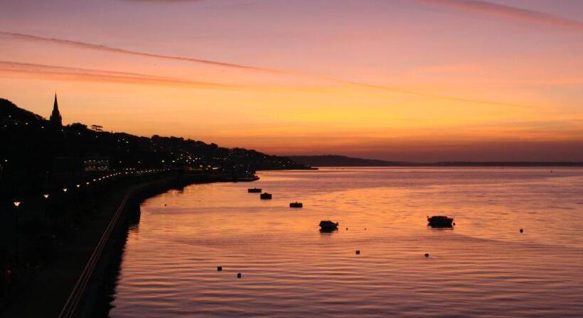 Bella Vista Hotel & Self Catering Suites