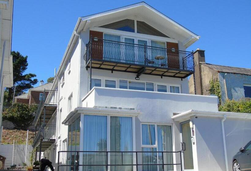 Bella Vista Hotel & Self Catering Suites