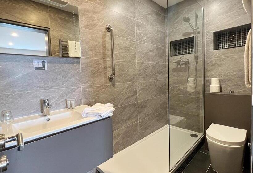 Bella Vista Hotel & Self Catering Suites