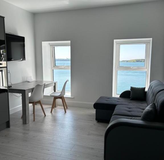 Bella Vista Hotel & Self Catering Suites