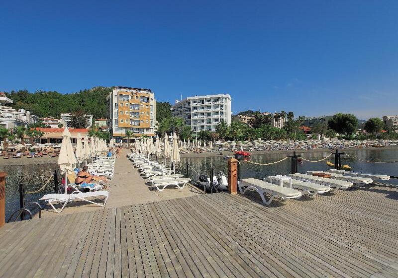 Cettia Beach Resort