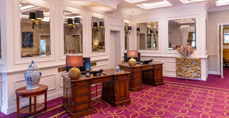 Cork S Vienna Woods Hotel & Villas