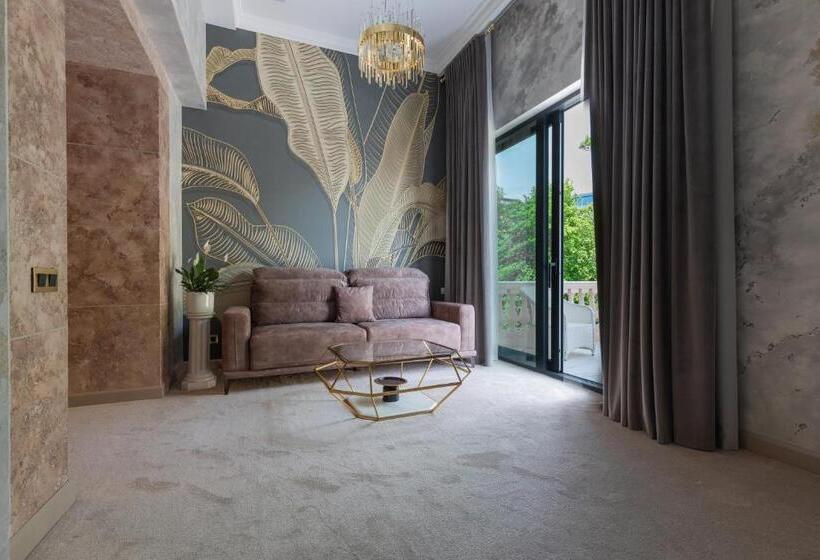 هتل Arcadia Plaza