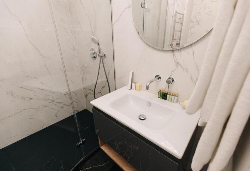 هتل Arcadia Plaza