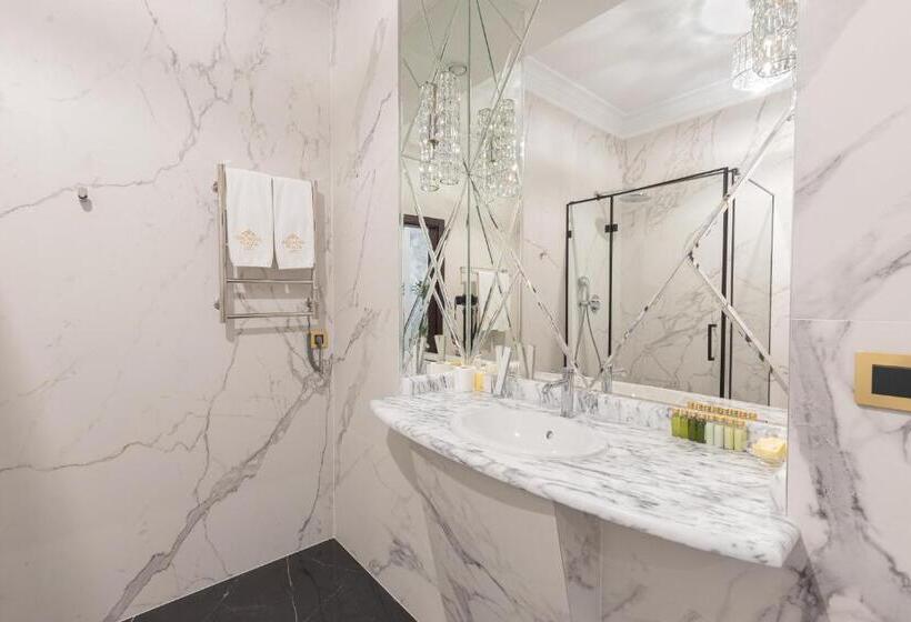 هتل Arcadia Plaza