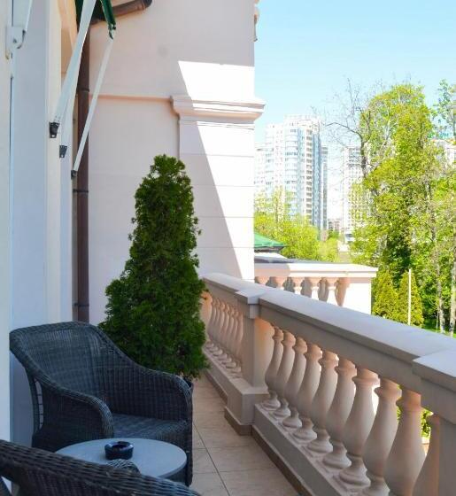 هتل Arcadia Plaza