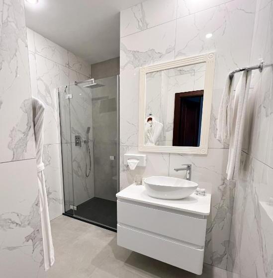 هتل Arcadia Plaza