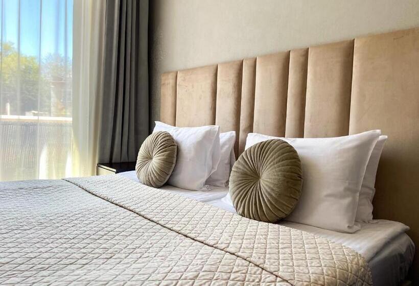 هتل Arcadia Plaza