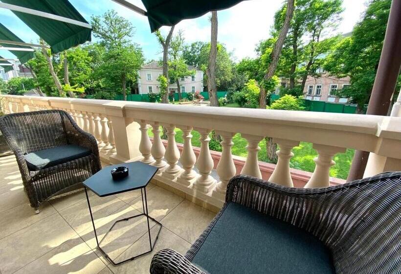 هتل Arcadia Plaza