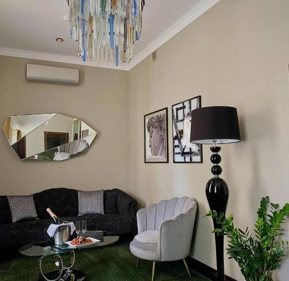 هتل Arcadia Plaza