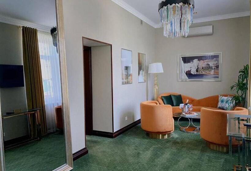 هتل Arcadia Plaza