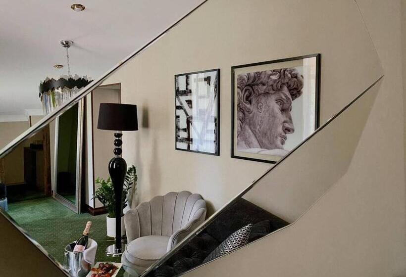 هتل Arcadia Plaza