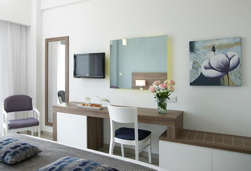 هتل Atlantica Sea Breeze, Adults Only