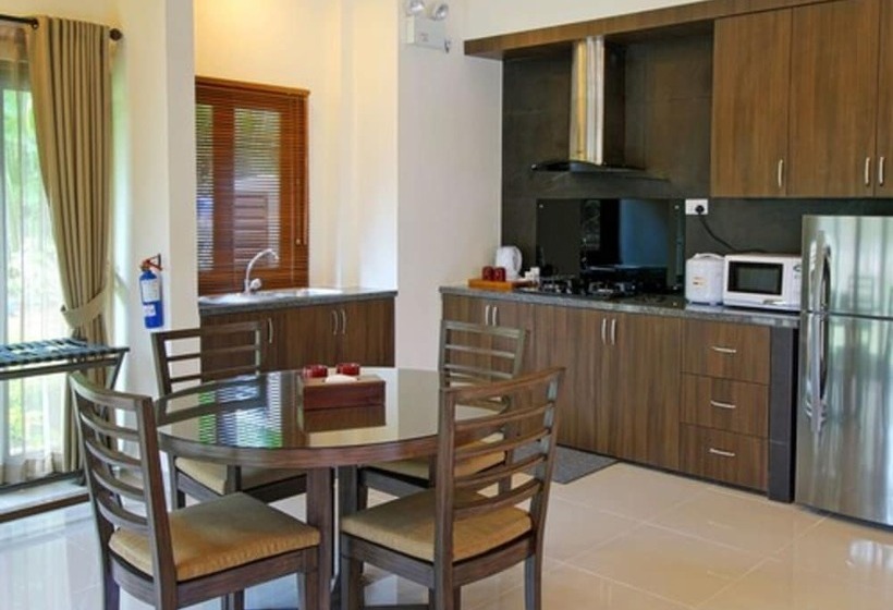 호텔 Banyu Biru Villa