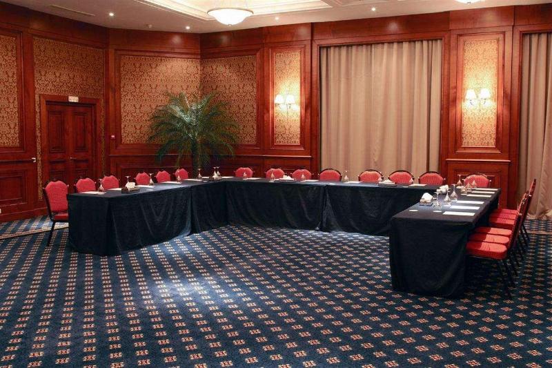 هتل Barcelo Concorde Les Berges Du Lac