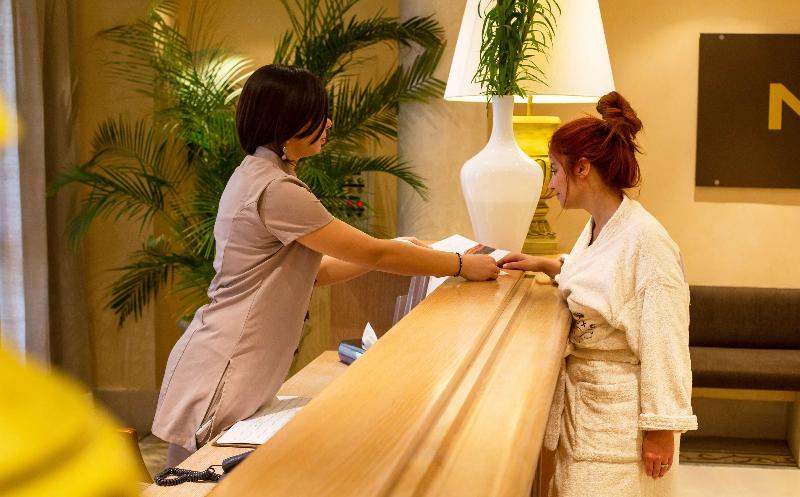 هتل Barcelo Concorde Les Berges Du Lac