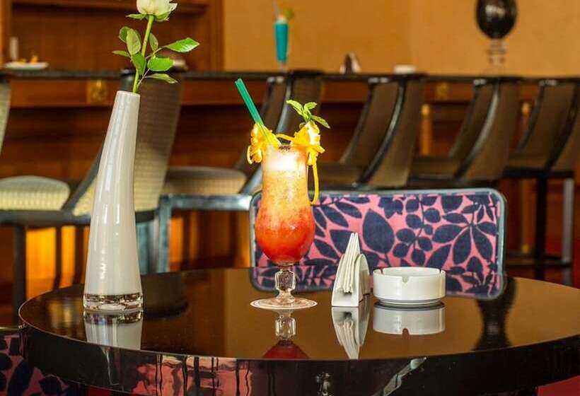 هتل Barcelo Concorde Les Berges Du Lac