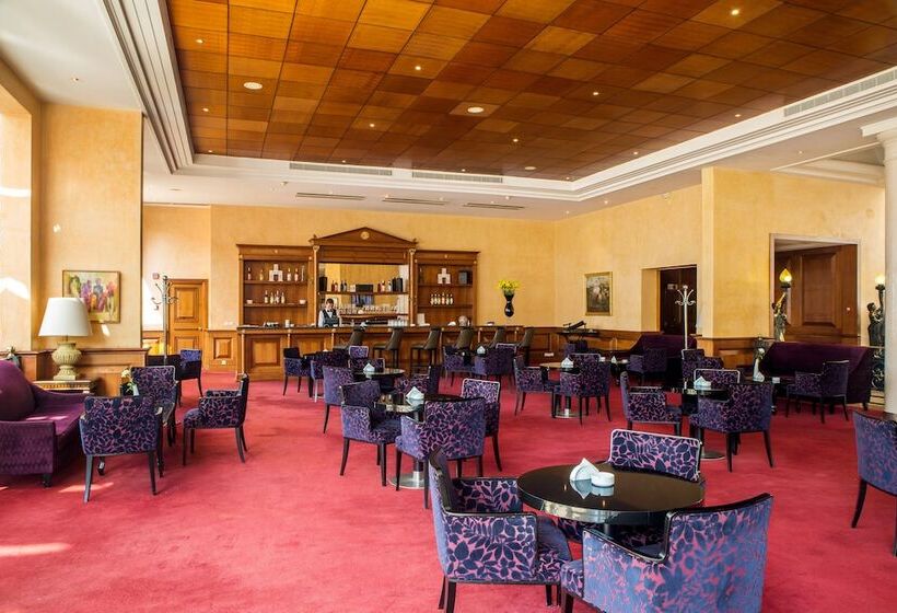 هتل Barcelo Concorde Les Berges Du Lac