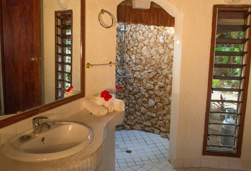 هتل Breakas Beach Resort