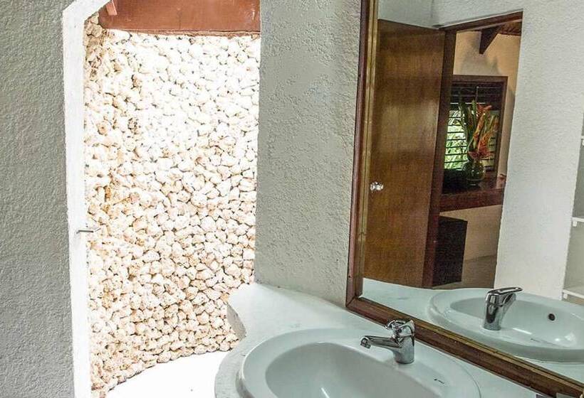 Hotel Breakas Beach Resort