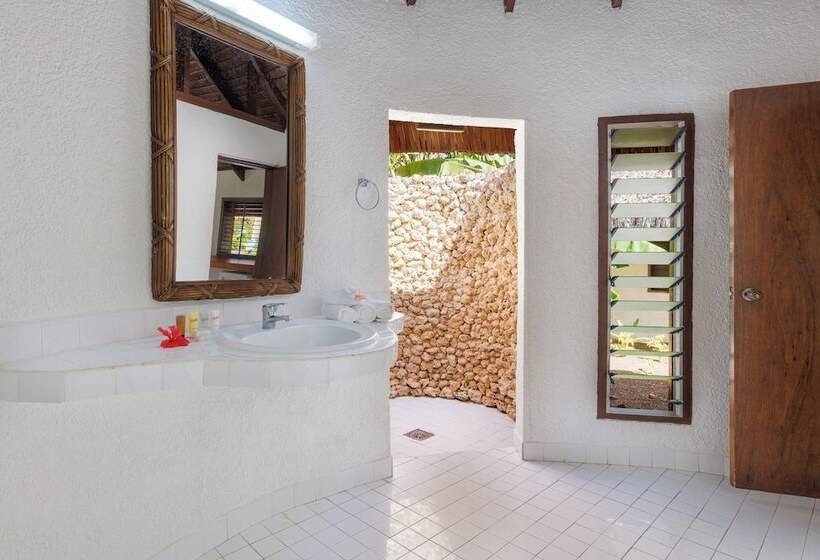 Hotel Breakas Beach Resort