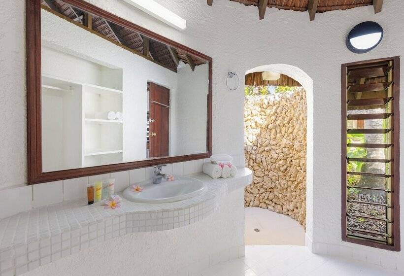 هتل Breakas Beach Resort