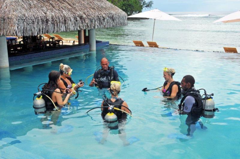 Hotel Breakas Beach Resort