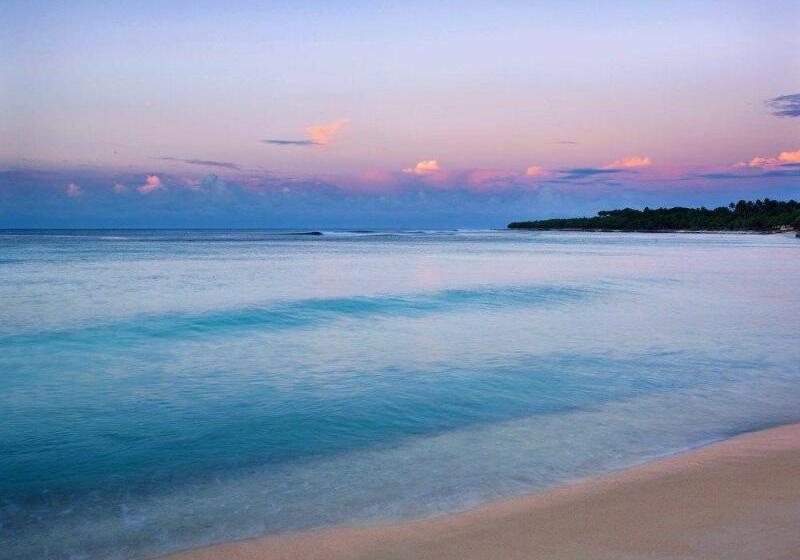 Hotel Breakas Beach Resort