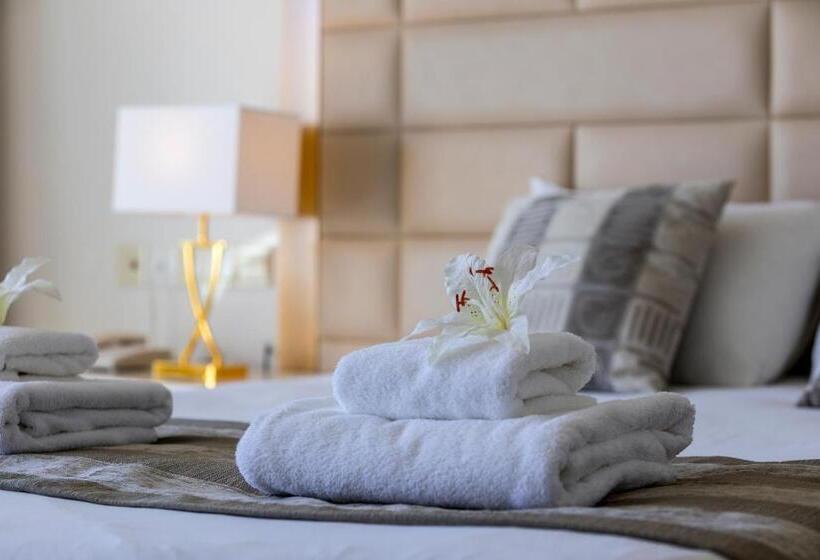 Отель Constantinos The Great Beach