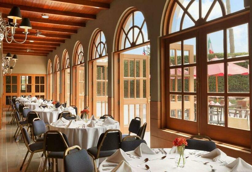 Отель Costa Del Sol Wyndham Trujillo