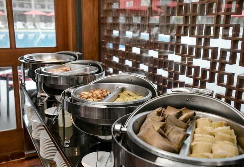 Отель Costa Del Sol Wyndham Trujillo