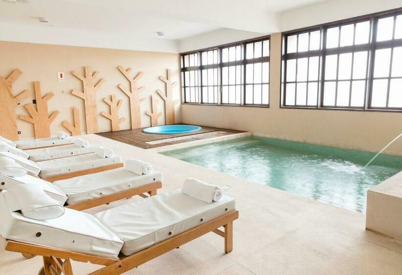 Отель Costa Del Sol Wyndham Trujillo