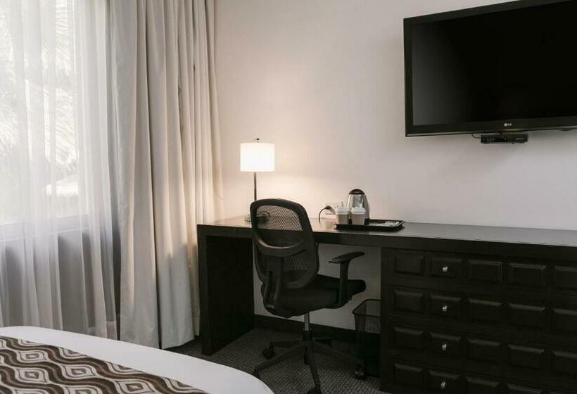 Отель Costa Del Sol Wyndham Trujillo