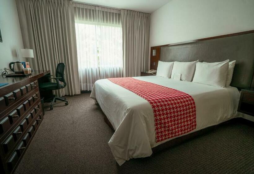 Отель Costa Del Sol Wyndham Trujillo