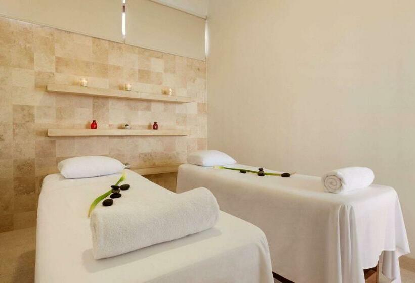 Отель Costa Del Sol Wyndham Trujillo