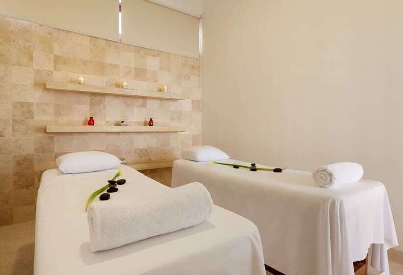 Отель Costa Del Sol Wyndham Trujillo