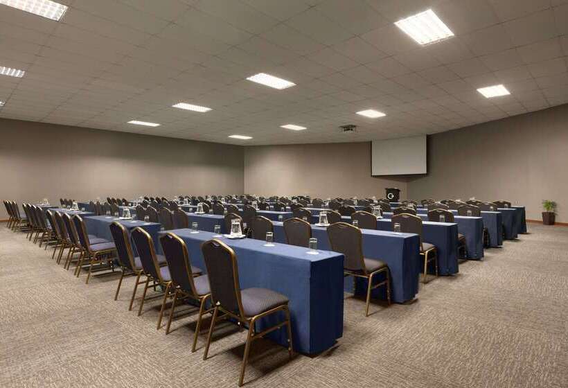 Отель Costa Del Sol Wyndham Trujillo