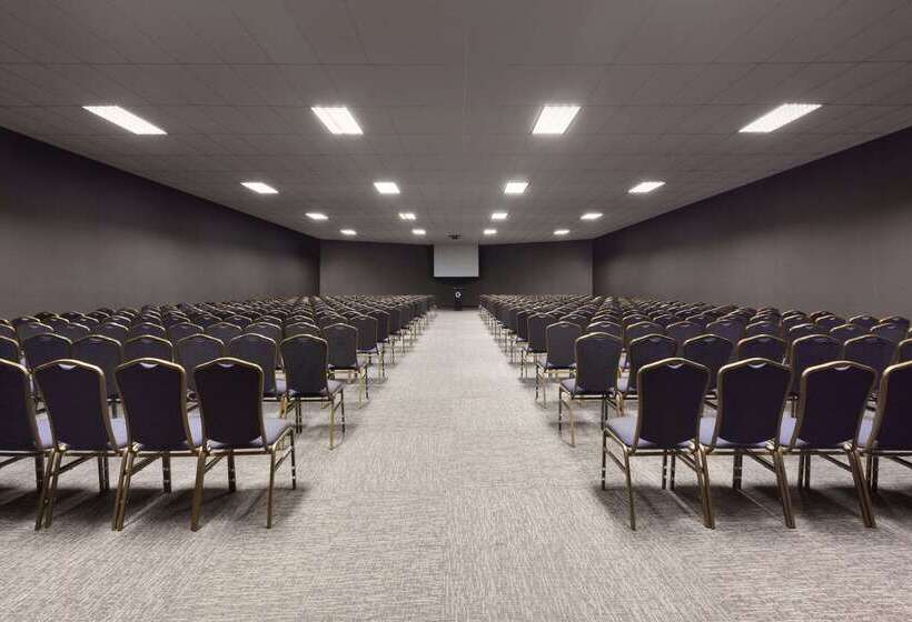 Отель Costa Del Sol Wyndham Trujillo