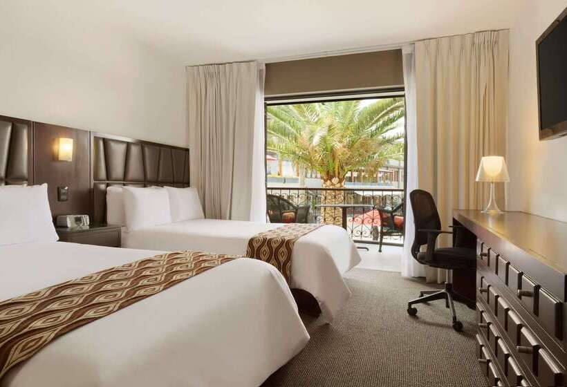 Отель Costa Del Sol Wyndham Trujillo