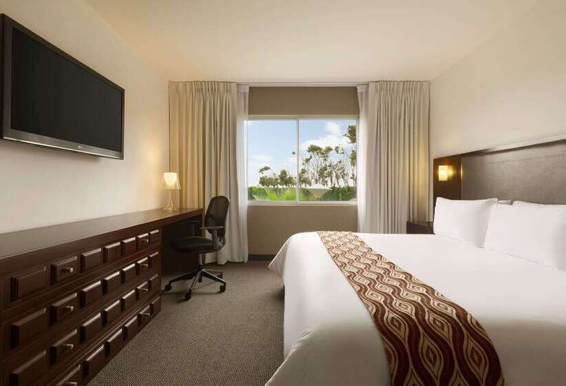 Отель Costa Del Sol Wyndham Trujillo