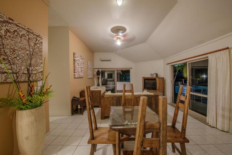 هتل Crown Beach Resort & Spa