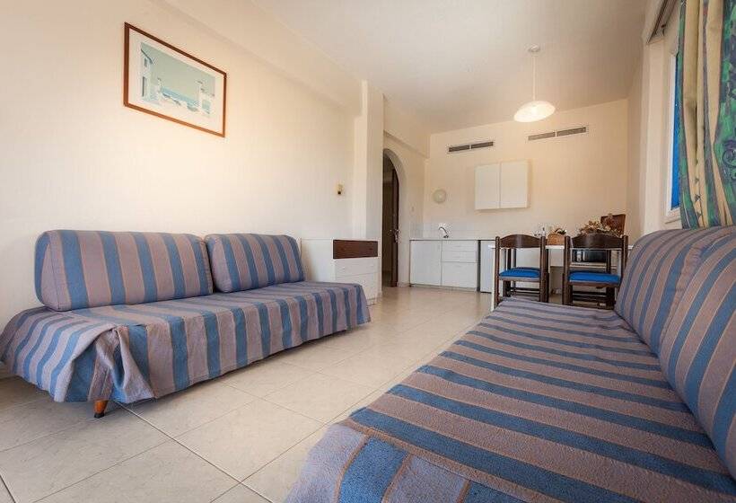 ホテル Crown Resorts Elamaris