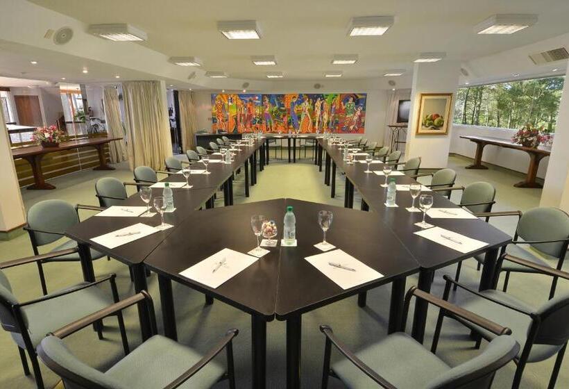 هتل Del Lago Golf & Art Resort