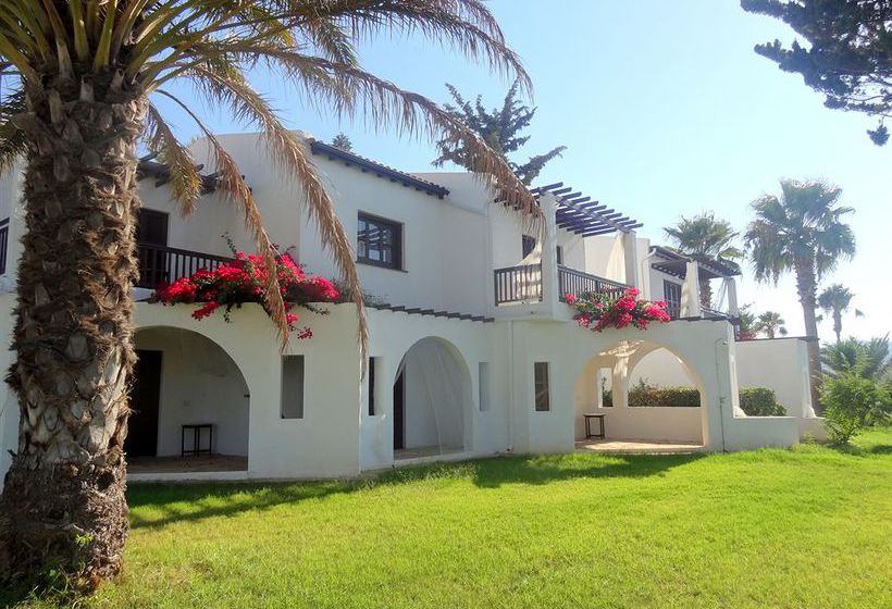 酒店 Latchi Family Resort